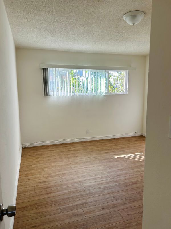 Building Photo - 447 E 61st St