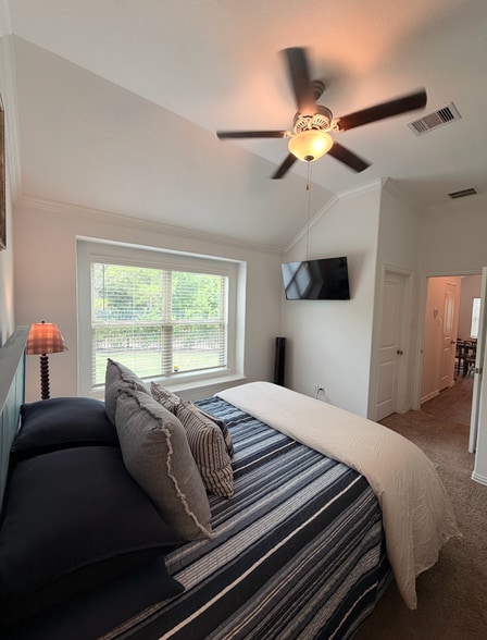 Building Photo - 15202 Queens Watchdog Ct