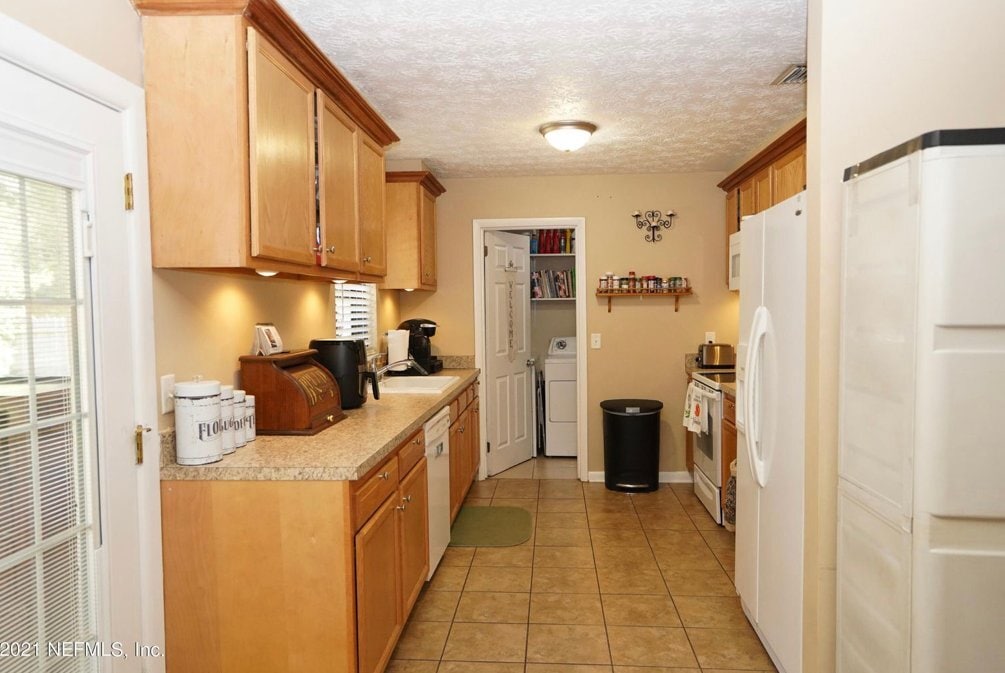 Building Photo - 8229 Frost St N