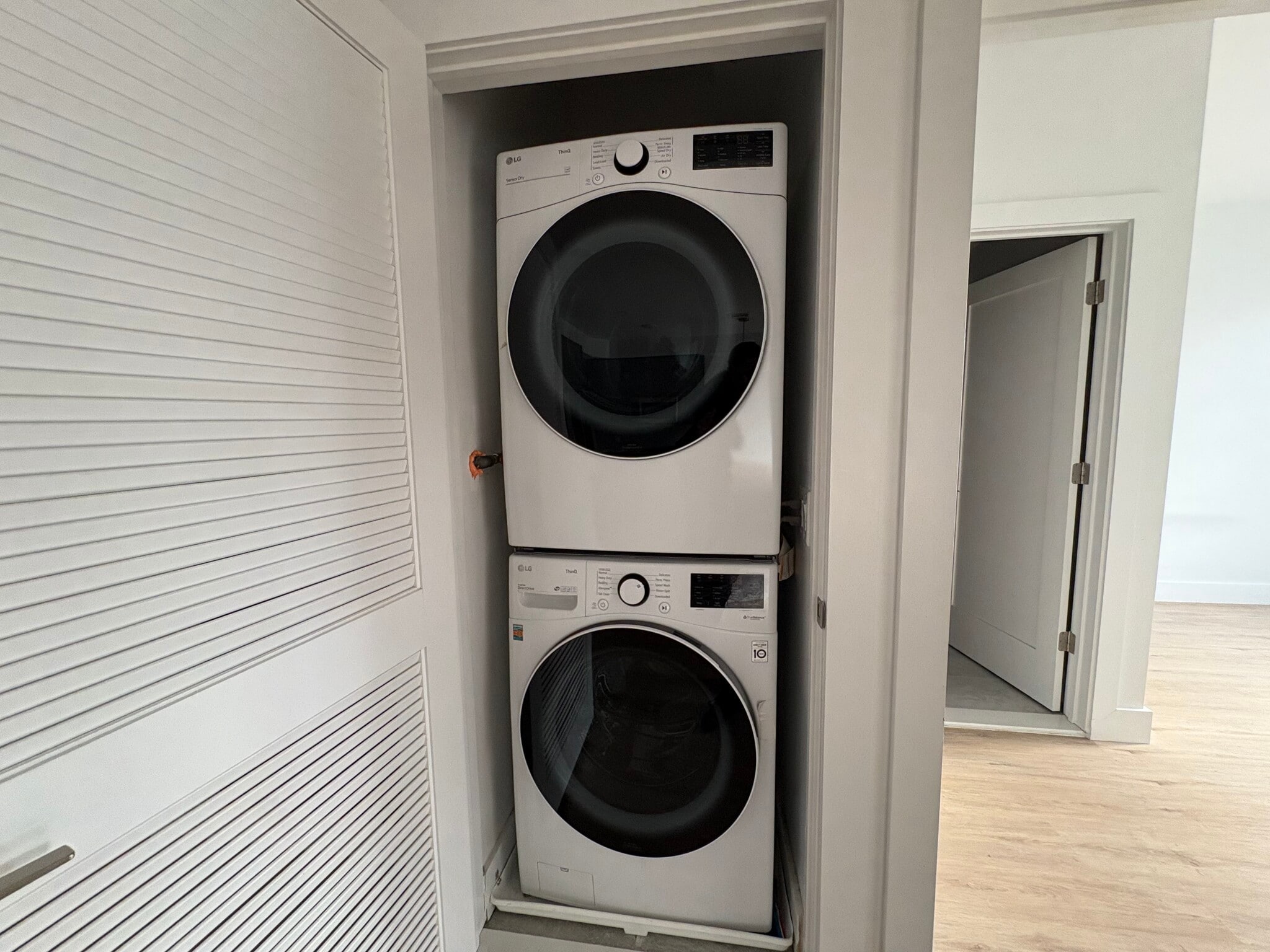 Building Photo - 276 Duncan Ave