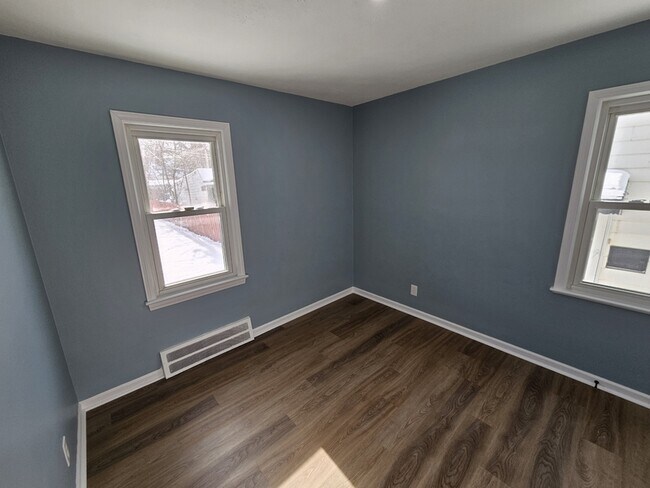 Building Photo - 13209 Liberty Ave