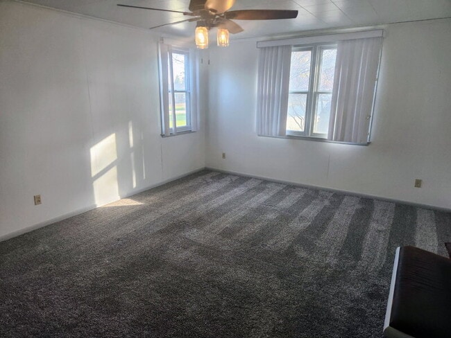 Building Photo - 1276 NE 52nd Ave