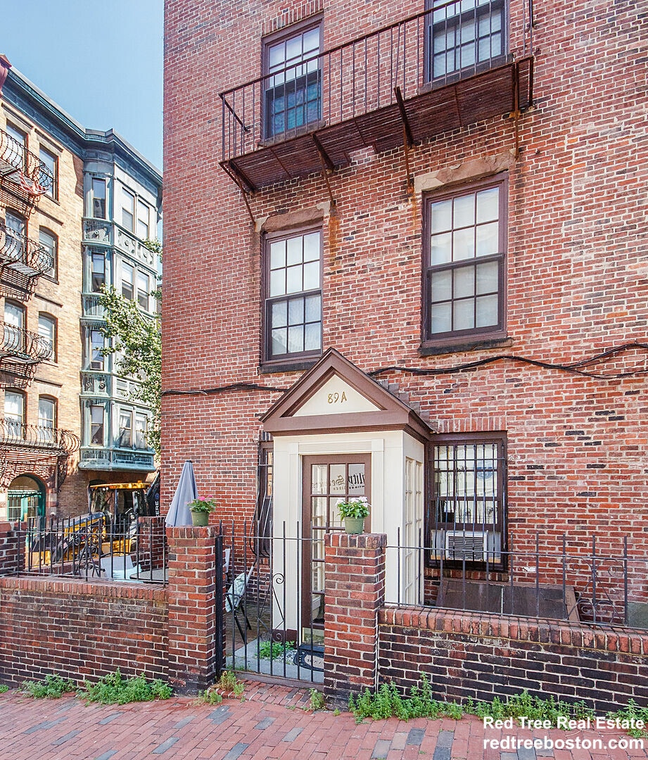 Building Photo - 89 Myrtle St