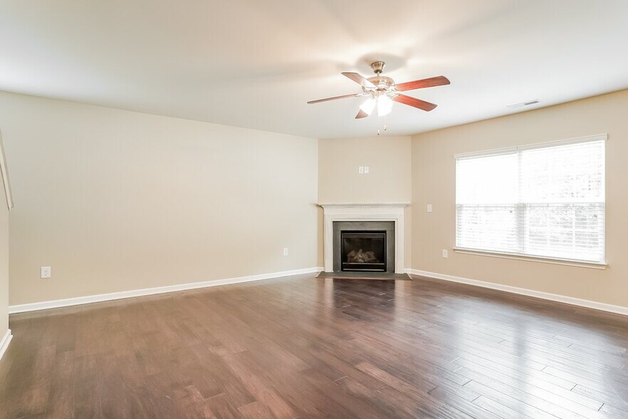 Building Photo - 8007 Spiderlily Ct