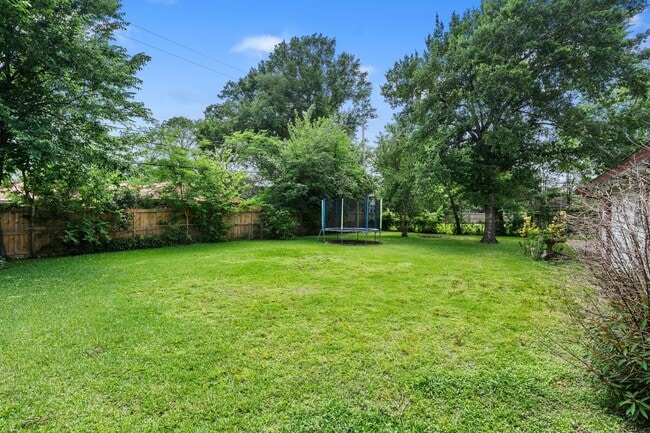 Building Photo - 9333 Walterville Rd