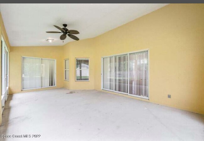 Building Photo - 525 Justine Ave NW