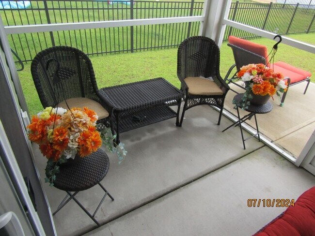 Building Photo - 2155 Ainsley Dr