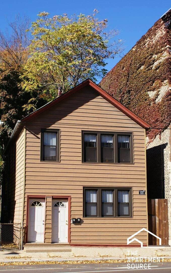 Building Photo - 2254 N Southport Ave