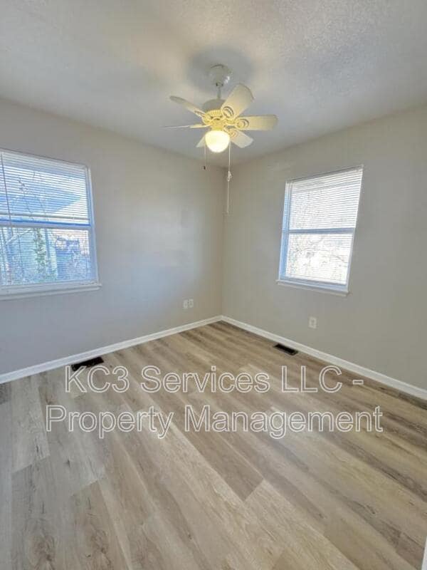 Building Photo - 208 SW 6 St