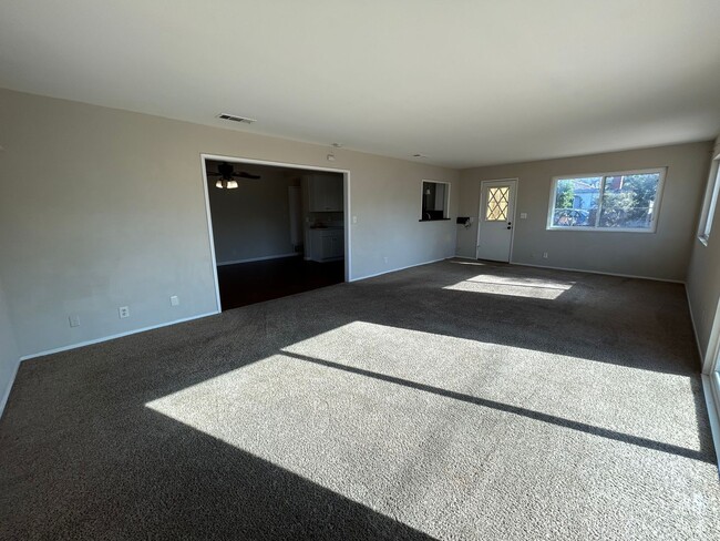 Building Photo - Cute Four bed tucked in Santa Rosa Hills!