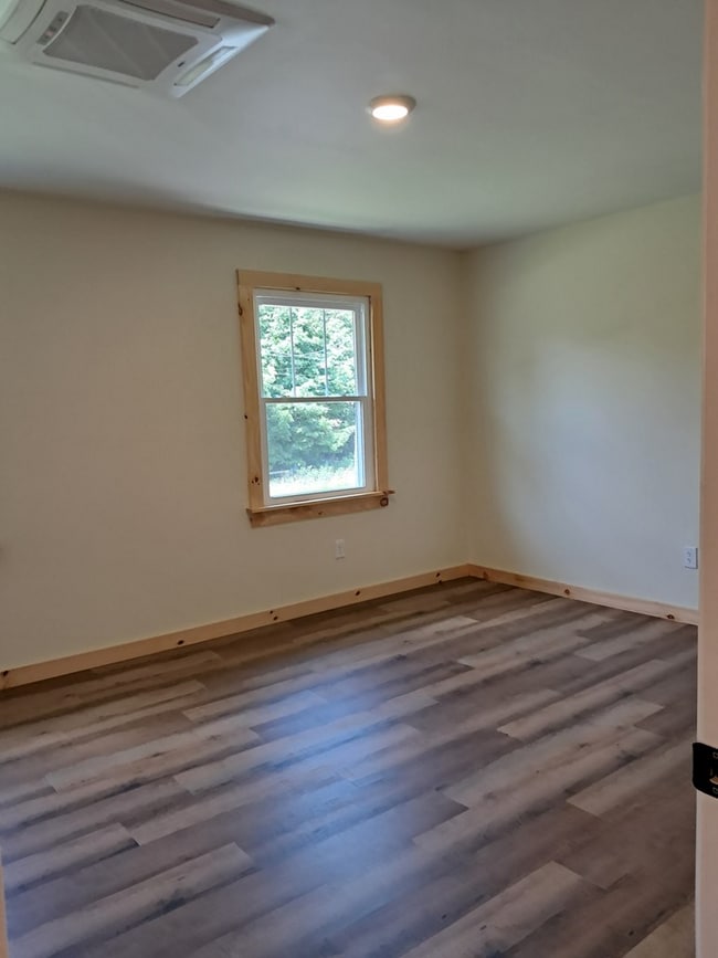 Building Photo - 315 #5 Sulphur Springs Rd