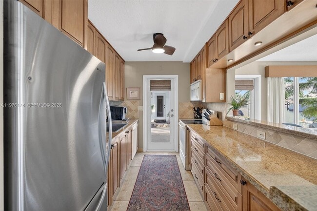 Building Photo - 180 Isle of Venice Dr