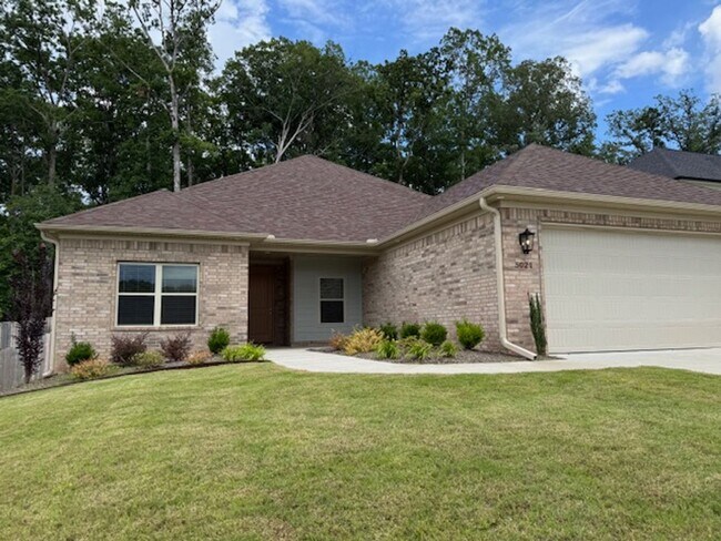 Primary Photo - 5021 Springwood Cir