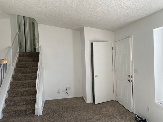 Building Photo - Available soon, 3 bd 1 bath rental in Parker CO 80134