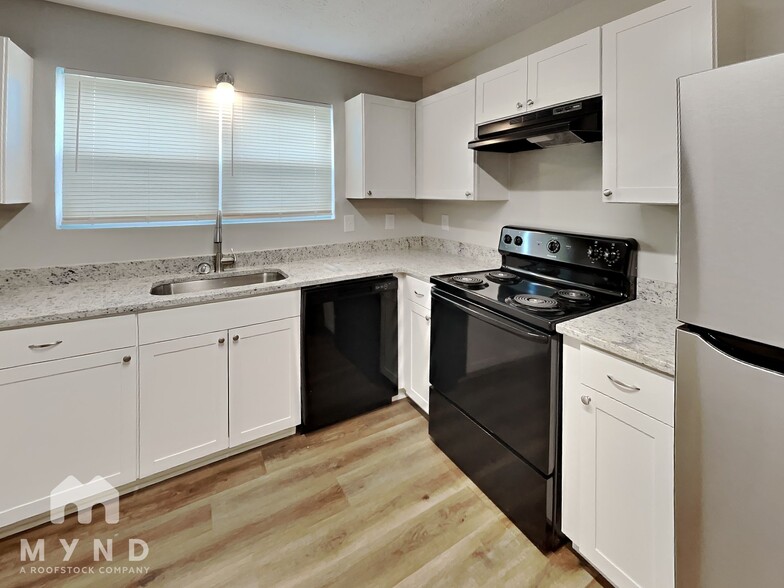 Building Photo - 136 Crystal Brook