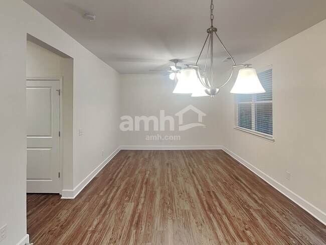 Building Photo - 807 Mary Beth Ct