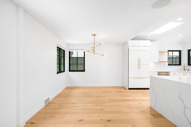 Building Photo - LUX 3BD, 2BA Belcaro Home with 2-Car Garage