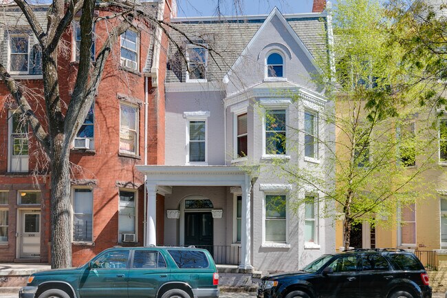 Primary Photo - 1006 Park Ave