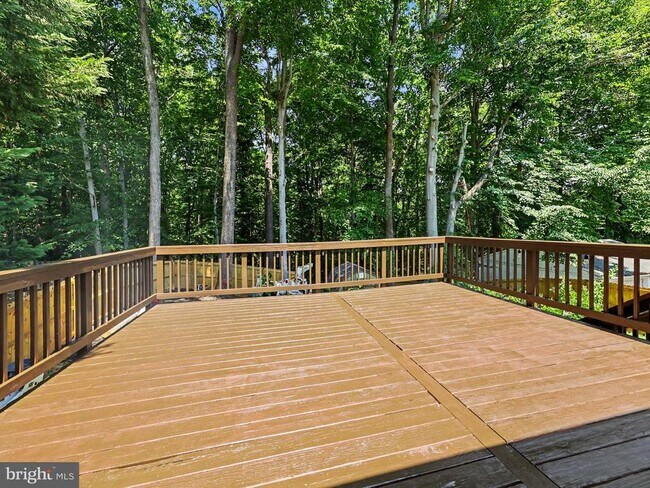 Building Photo - 5570 Rowser Dr