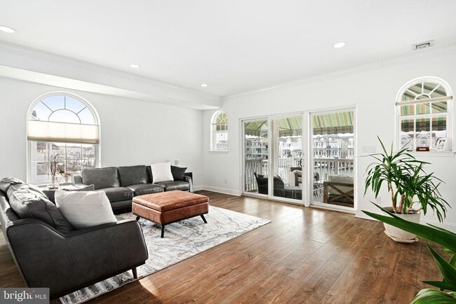 Building Photo - 536 W Montgomery Ave