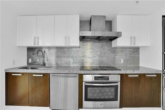 Building Photo - 720 NE 62nd St