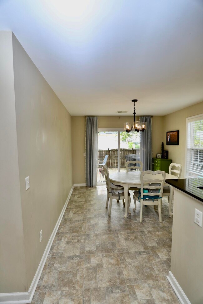 Building Photo - 1116 Waverly Pl Dr