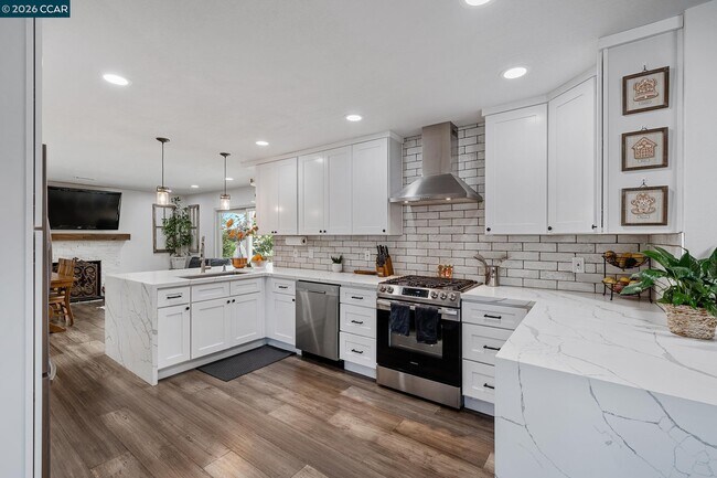 Building Photo - 1208 Roseann Dr