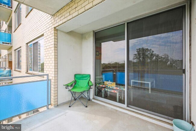 Building Photo - 10201 Grosvenor Pl