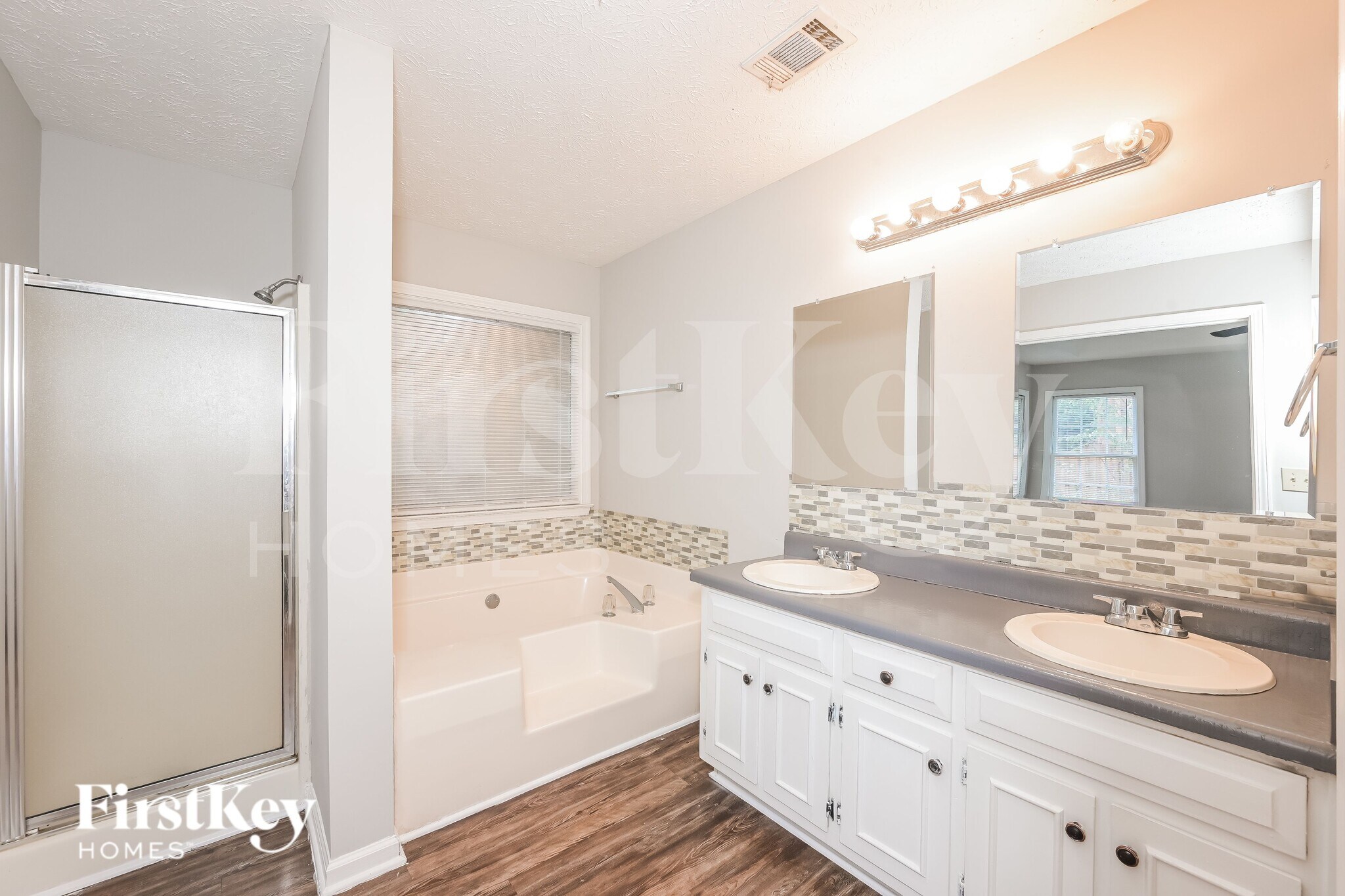 Building Photo - 484 Rhett Dr