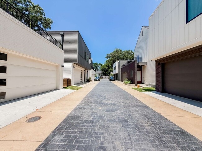 Building Photo - 765 Carnes Sta Cv