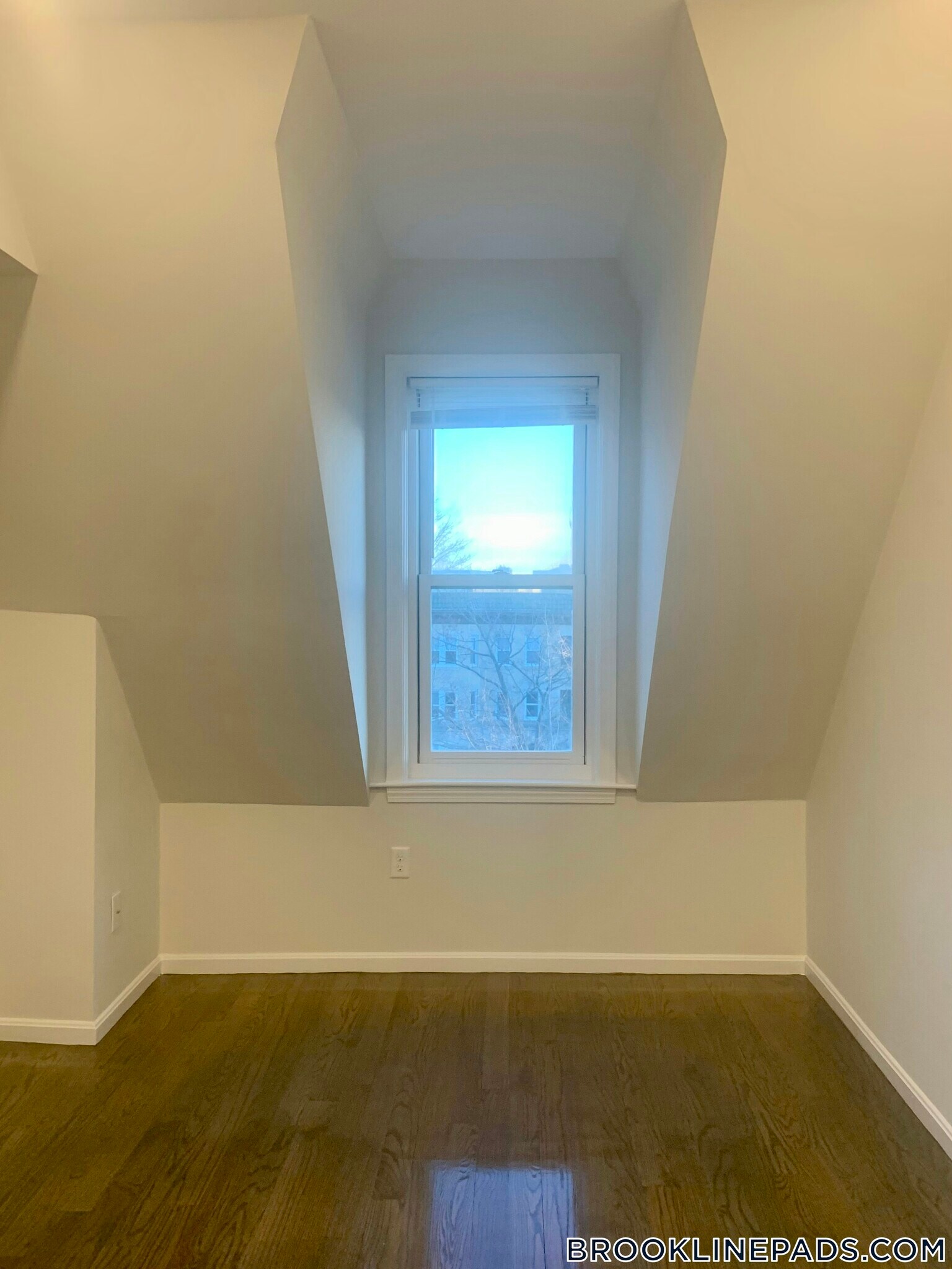Building Photo - 1406 Beacon St