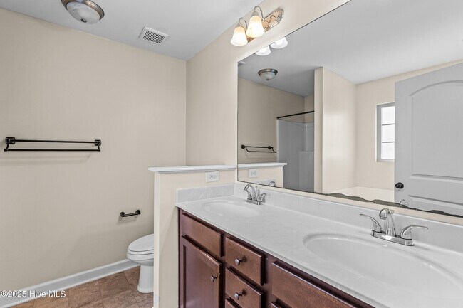 Building Photo - 120 Prospect Dr