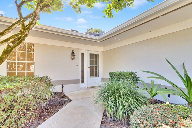 Building Photo - 7340 Pine Creek Way