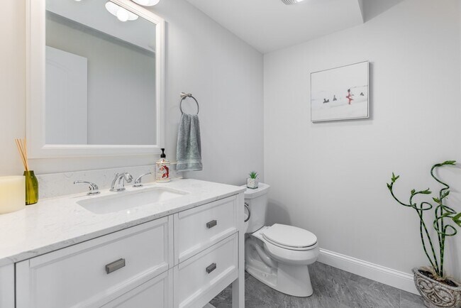 Building Photo - 10 Allen Ct