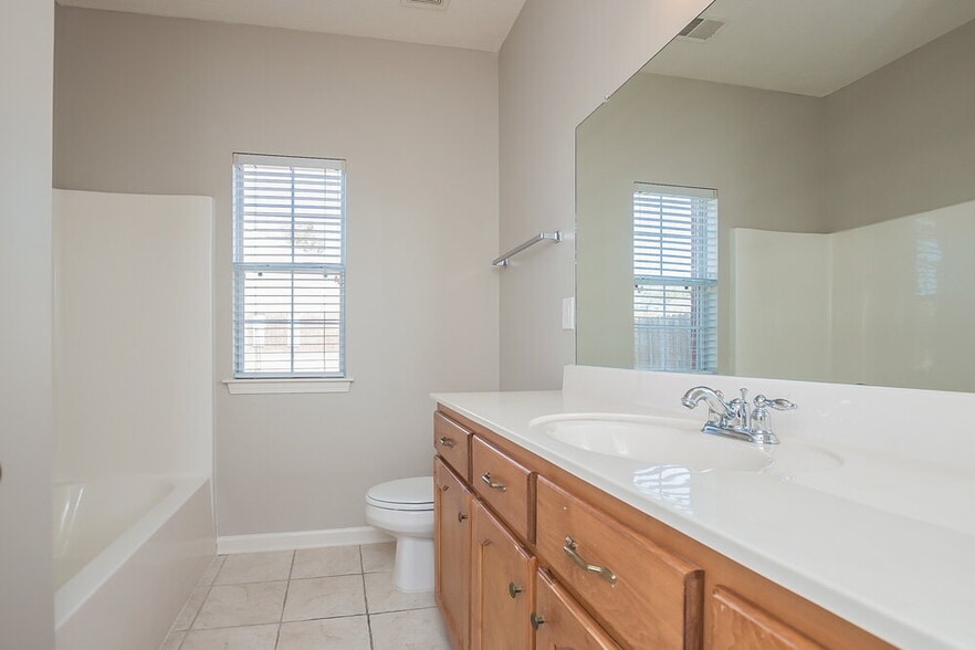 Building Photo - 5607 Antelope Cove