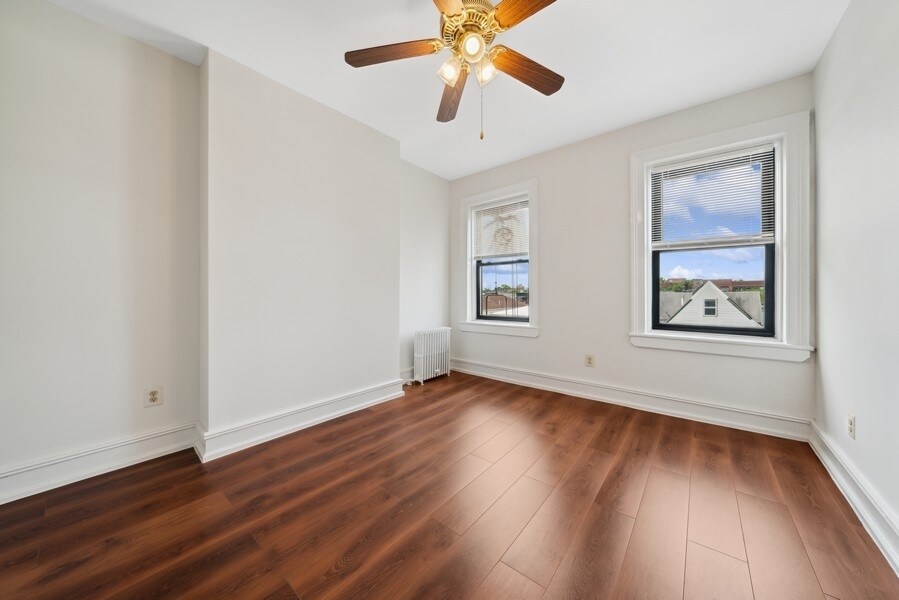Building Photo - 591 Bramhall Ave