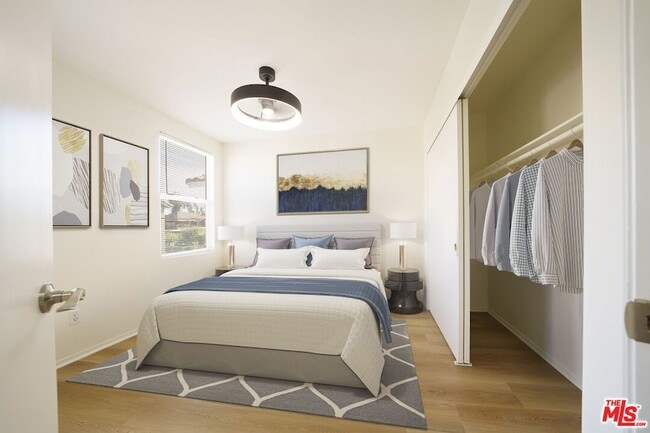 Building Photo - 121 Cancion Way