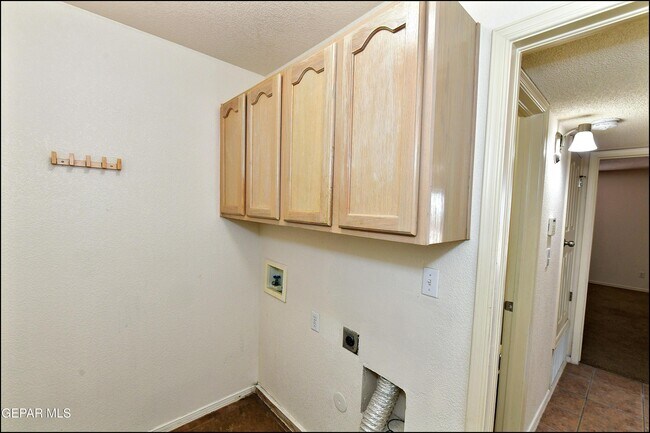 Building Photo - 6372 Franklin Ridge Dr