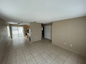 Building Photo - 5407 Maple St