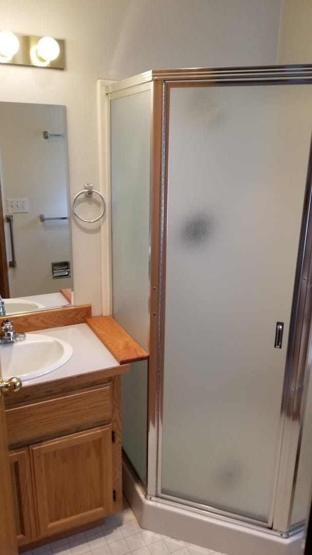 Building Photo - VIDEOTOUR: 2-Bedroom with Garage, close to...
