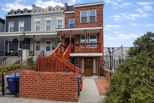 Building Photo - 1933 4th St NE