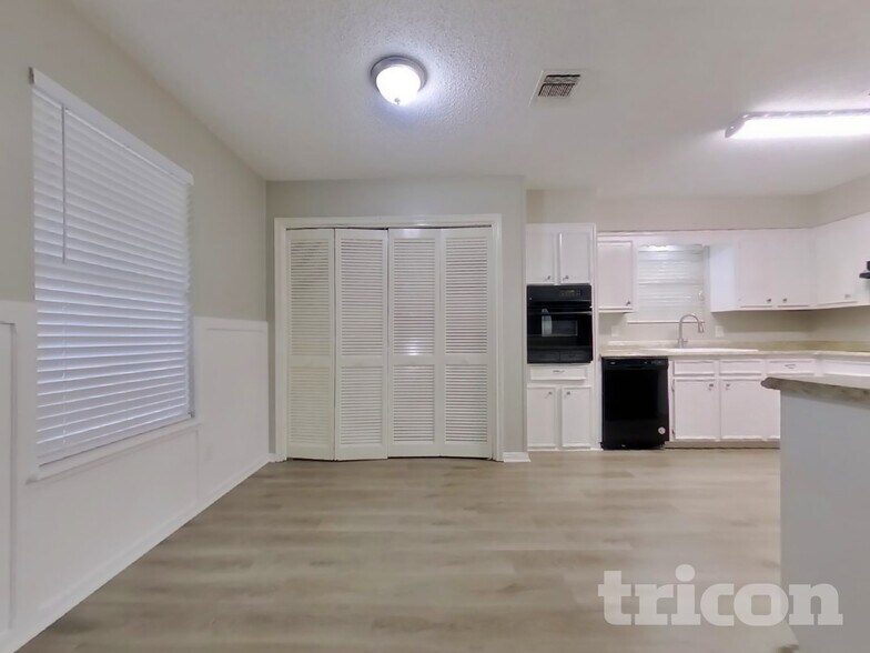 Building Photo - 902 Lanell St