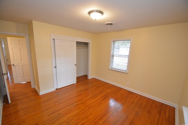 Building Photo - 5709 Windamere Dr