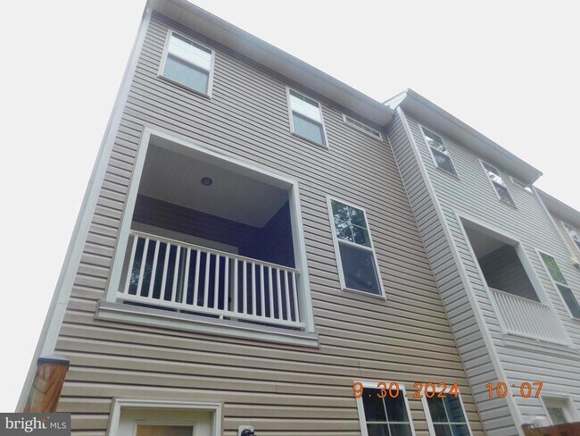 Building Photo - 313 Huff Dr