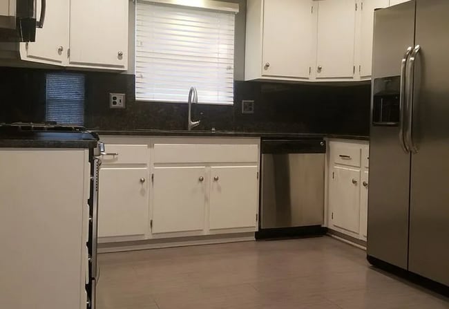 Building Photo - 324 Cumberland Dr