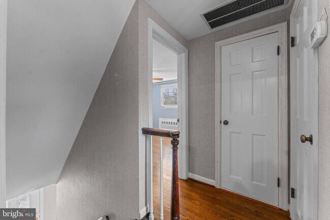 Building Photo - 3207 Circle Hill Rd