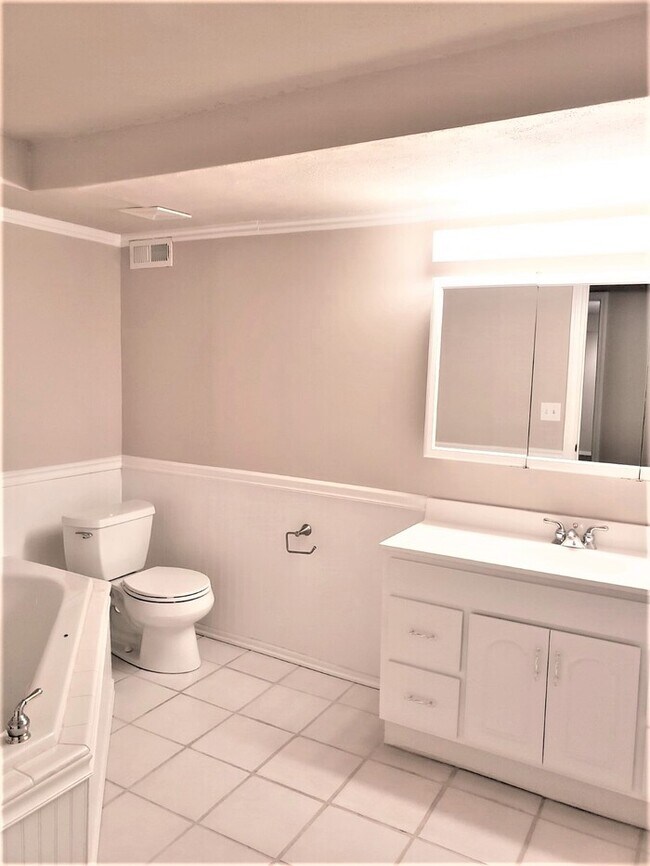 Building Photo - 478 Elizabeth Day Cove
