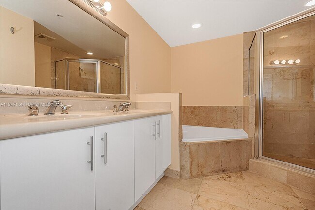 Building Photo - 7900 Harbor Island Dr