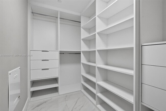 Building Photo - 16385 Biscayne Blvd