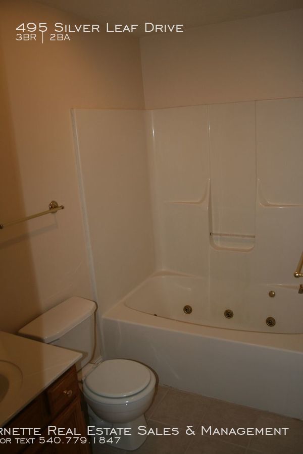 Building Photo - Christiansburg Townhome